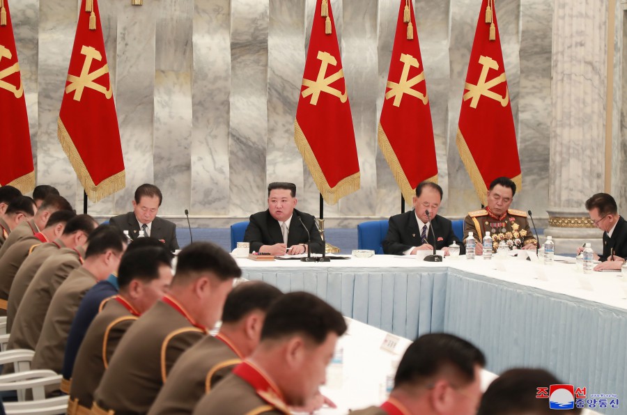 조선로동당 중앙군사위원회 제8기 제3차확대회의에 관한 보도