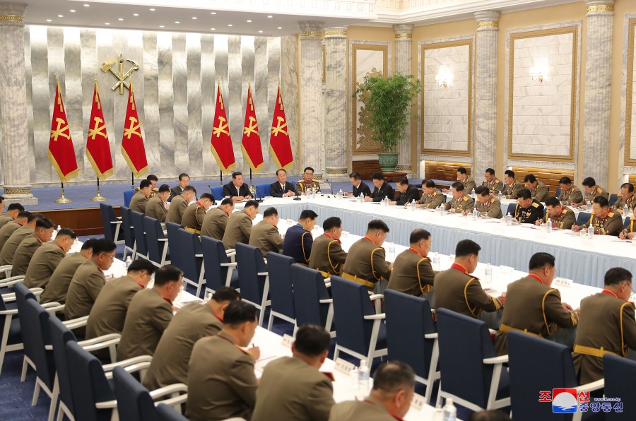 조선로동당 중앙군사위원회 제8기 제3차확대회의에 관한 보도