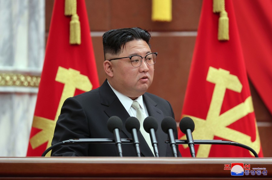 조선로동당 중앙위원회 제8기 제7차전원회의 확대회의 소집
