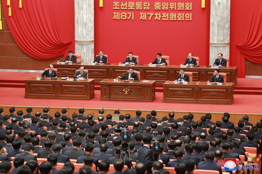 조선로동당 중앙위원회 제8기 제7차전원회의 확대회의 소집