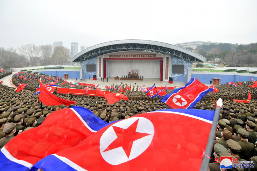 청년학생들의 집회,전시가요대렬합창행진 진행
