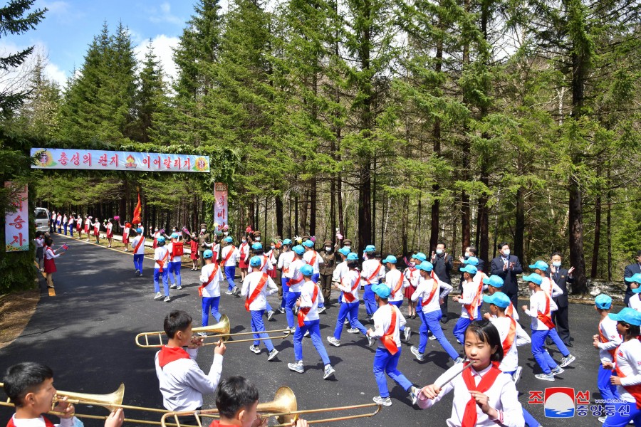 全国少年团员举行忠诚的信函接力跑活动启程仪式