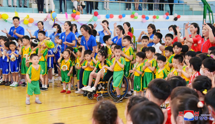 Niños discapacitados celebran Día Internacional de la Infancia