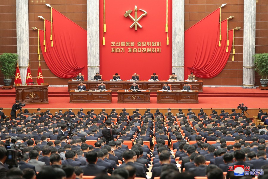 조선로동당 중앙위원회 제8기 제8차전원회의 확대회의 소집