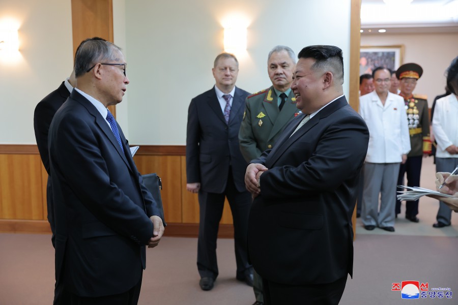 위대한 조국해방전쟁승리 70돐경축 대공연 진행