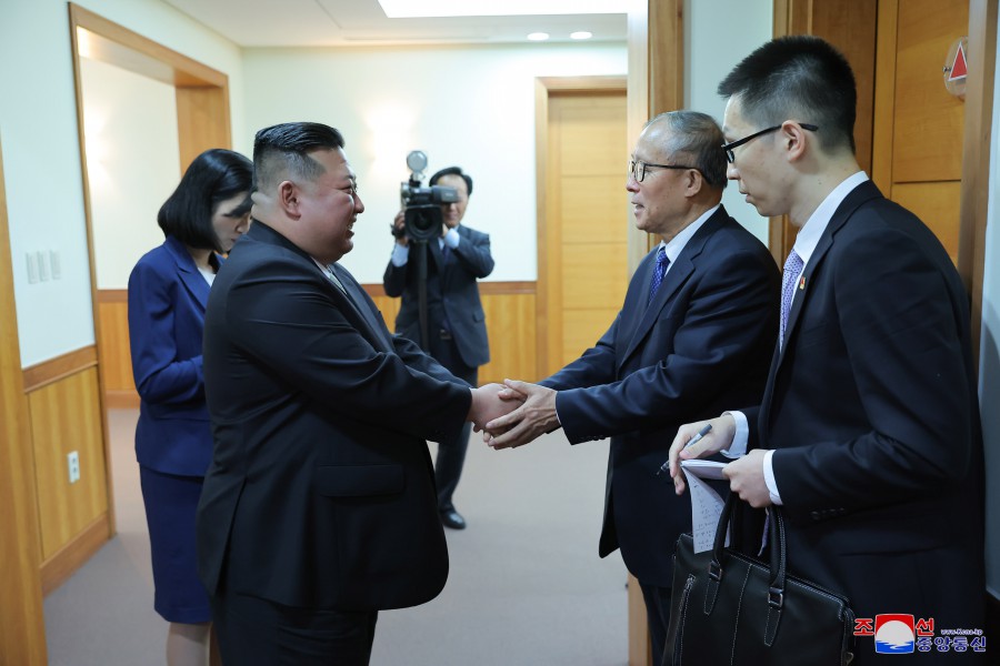 위대한 조국해방전쟁승리 70돐경축 대공연 진행