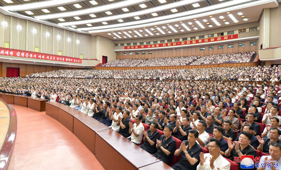Tiene lugar el simposio central por el 9 de septiembre
