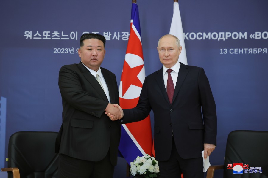 Respected Comrade Kim Jong Un Has Talks with Russian President