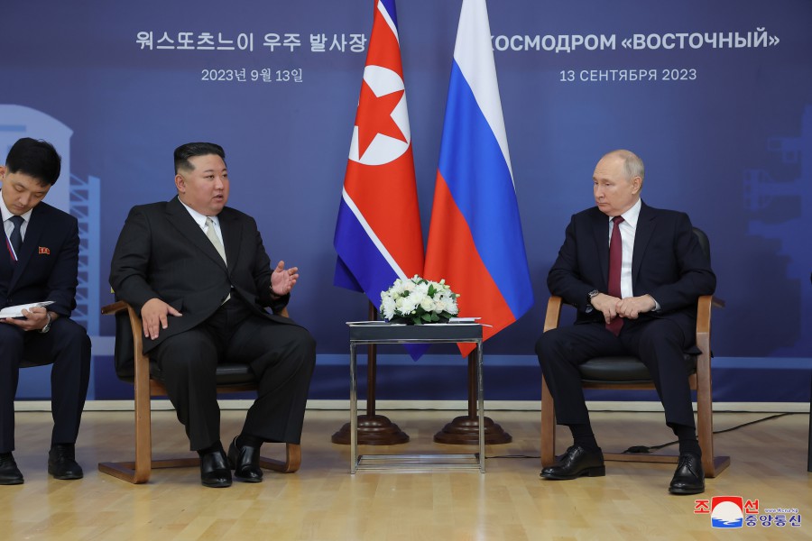 Respected Comrade Kim Jong Un Has Talks with Russian President