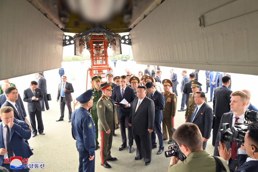 조선로동당 총비서이시며 조선민주주의인민공화국 국무위원장이신 경애하는 김정은동지께서 로씨야련방 울라지보스또크시를 방문하시였다