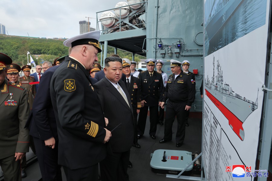 조선로동당 총비서이시며 조선민주주의인민공화국 국무위원장이신 경애하는 김정은동지께서 로씨야련방 울라지보스또크시를 방문하시였다