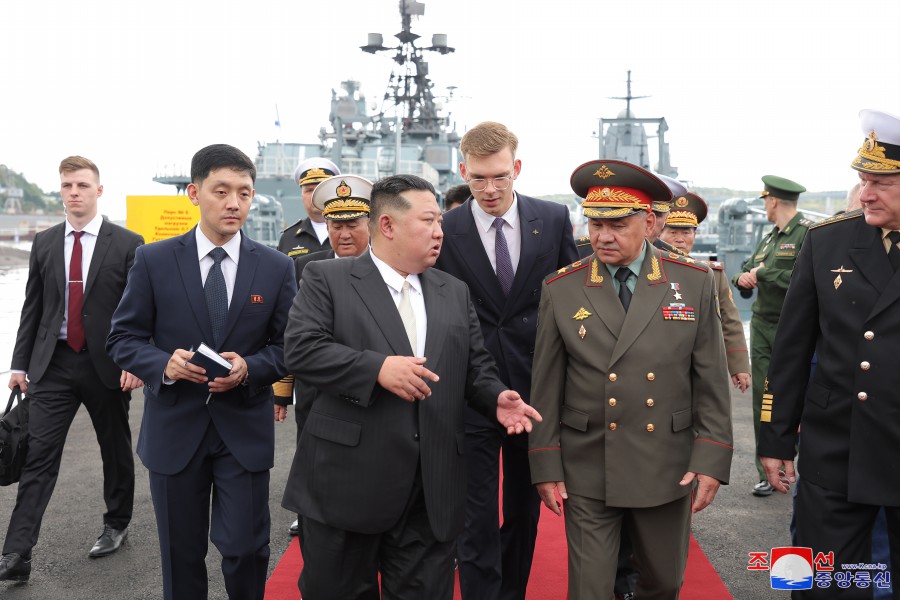 조선로동당 총비서이시며 조선민주주의인민공화국 국무위원장이신 경애하는 김정은동지께서 로씨야련방 울라지보스또크시를 방문하시였다