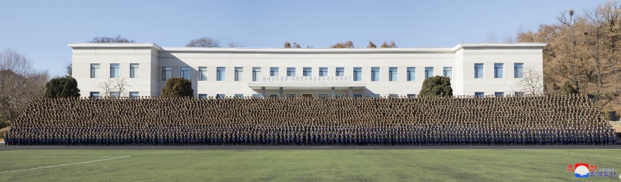 경애하는 김정은동지께서 항공절에 즈음하여 조선인민군 공군사령부와 제1공군사단 비행련대를 축하방문하시였다