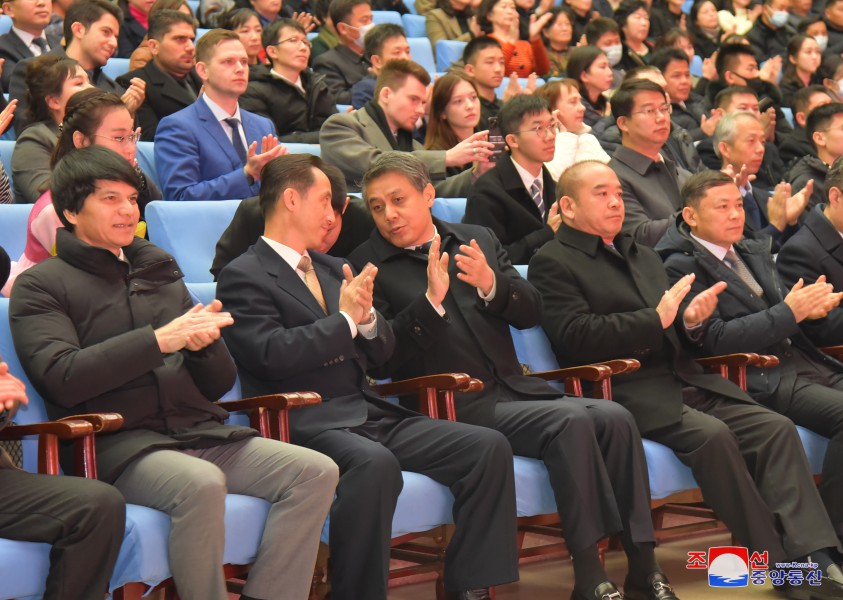 我国举行国际残疾人日纪念活动