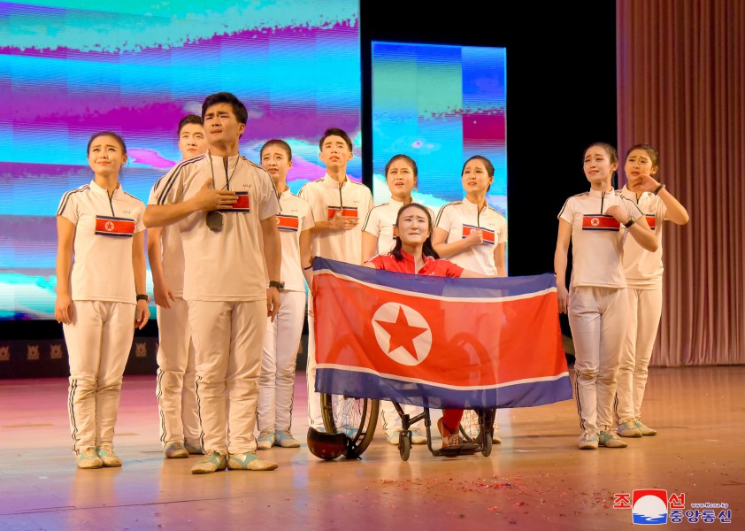 我国举行国际残疾人日纪念活动