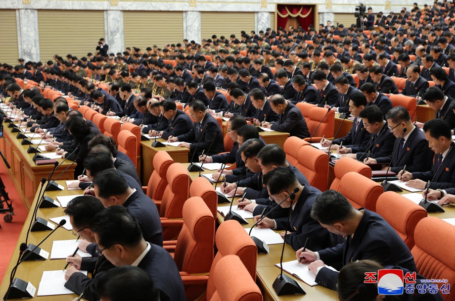 조선로동당 중앙위원회 제8기 제9차전원회의 확대회의 소집