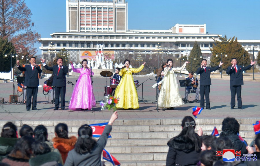 각지에서 3.8국제부녀절을 뜻깊게 맞이