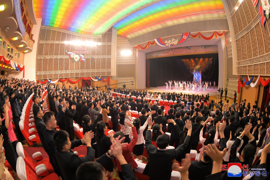 俄罗斯文艺人芭蕾舞演出连日举行　博得热烈喝彩
