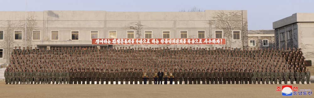 경애하는 김정은동지께서 조선인민군 근위 서울류경수제105땅크사단 지휘부와 직속 제1땅크장갑보병련대를 시찰하시였다