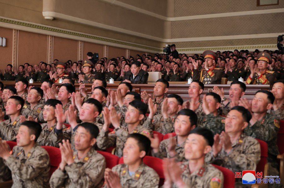 金正恩総書記が第１０５戦車師団の指揮部と直属第１戦車装甲歩兵連隊を視察