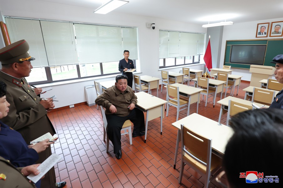 경애하는 김정은동지께서 완공된 조선로동당 중앙간부학교를 현지지도하시였다