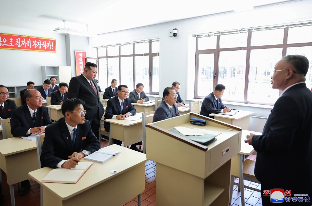조선로동당 중앙간부학교 개교식 성대히 진행