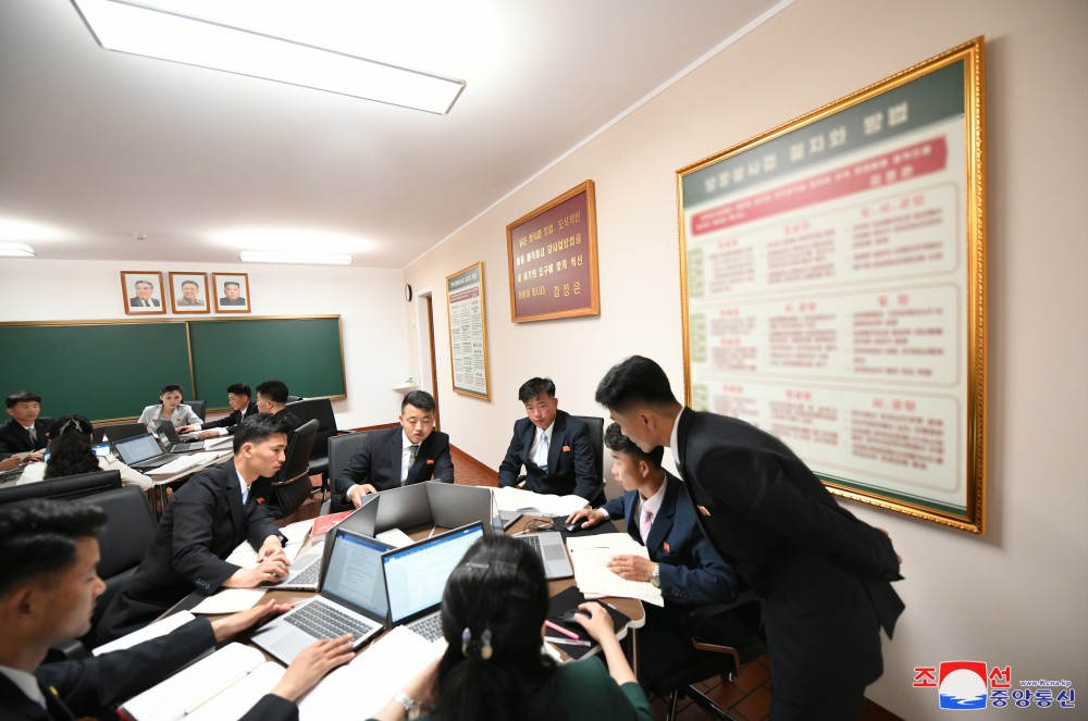 조선로동당 중앙간부학교 개교식 성대히 진행