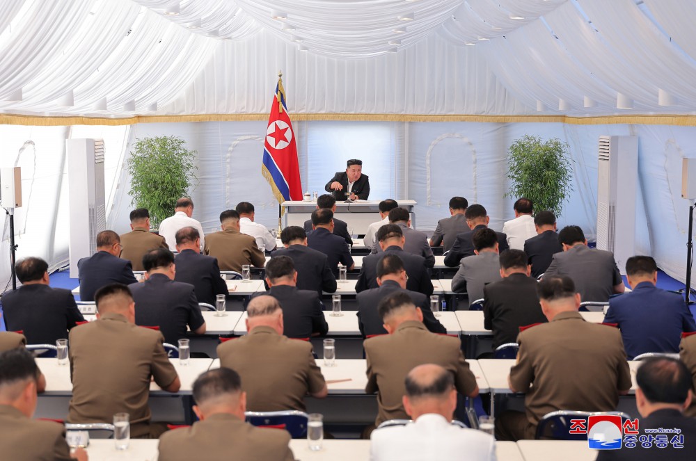 경애하는 김정은동지께서 지방발전사업협의회를 지도하시였다
