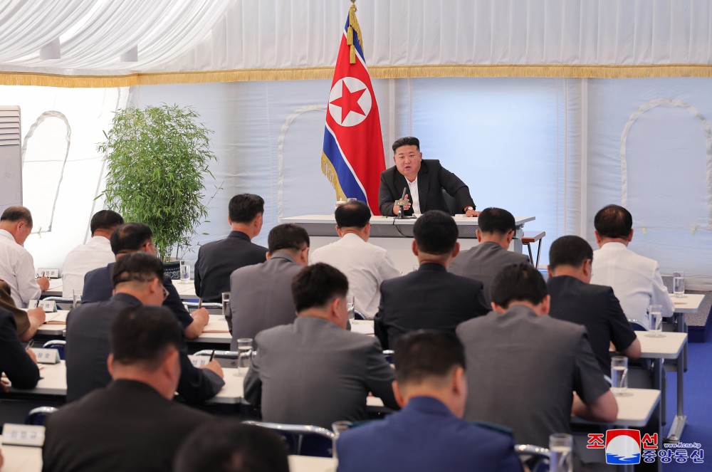 경애하는 김정은동지께서 지방발전사업협의회를 지도하시였다