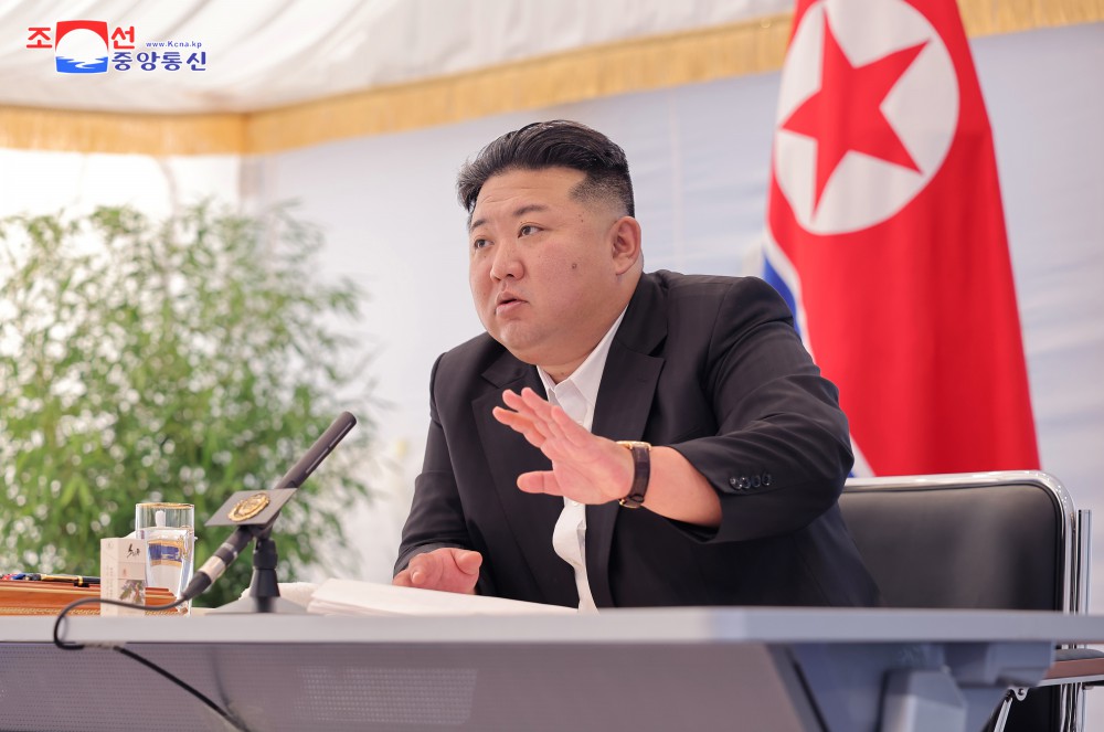 경애하는 김정은동지께서 지방발전사업협의회를 지도하시였다