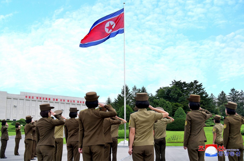 我们国家第一主义的永恒旗帜——共和国国旗
