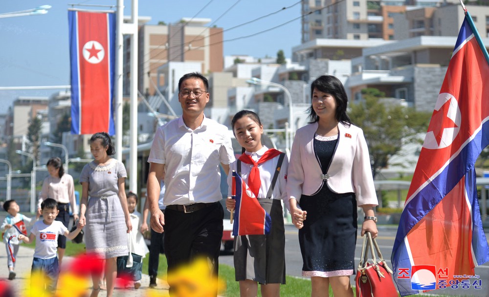 我们国家第一主义的永恒旗帜——共和国国旗