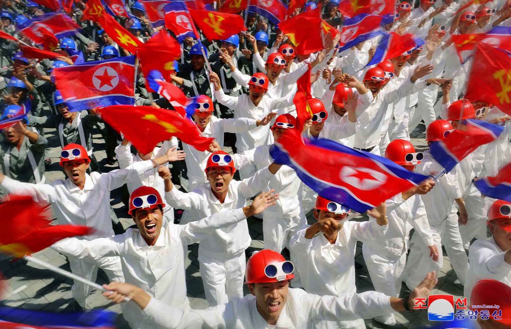 我们国家第一主义的永恒旗帜——共和国国旗