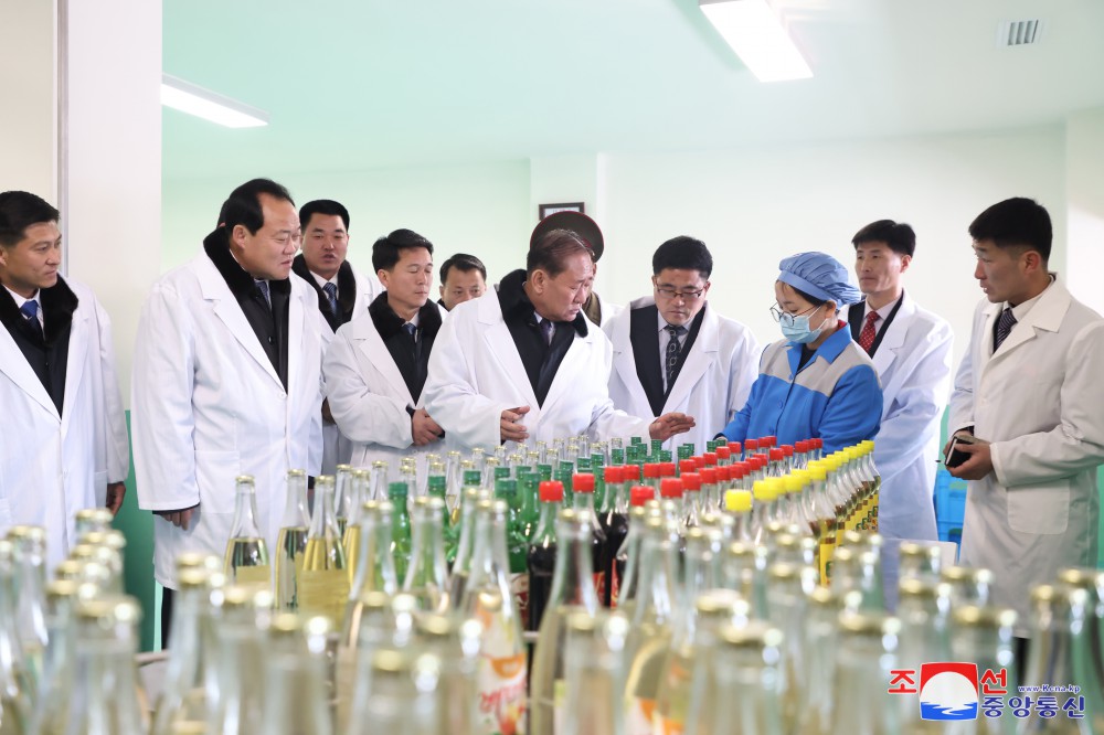 黄海南道银泉郡欢庆地方工业工厂竣工