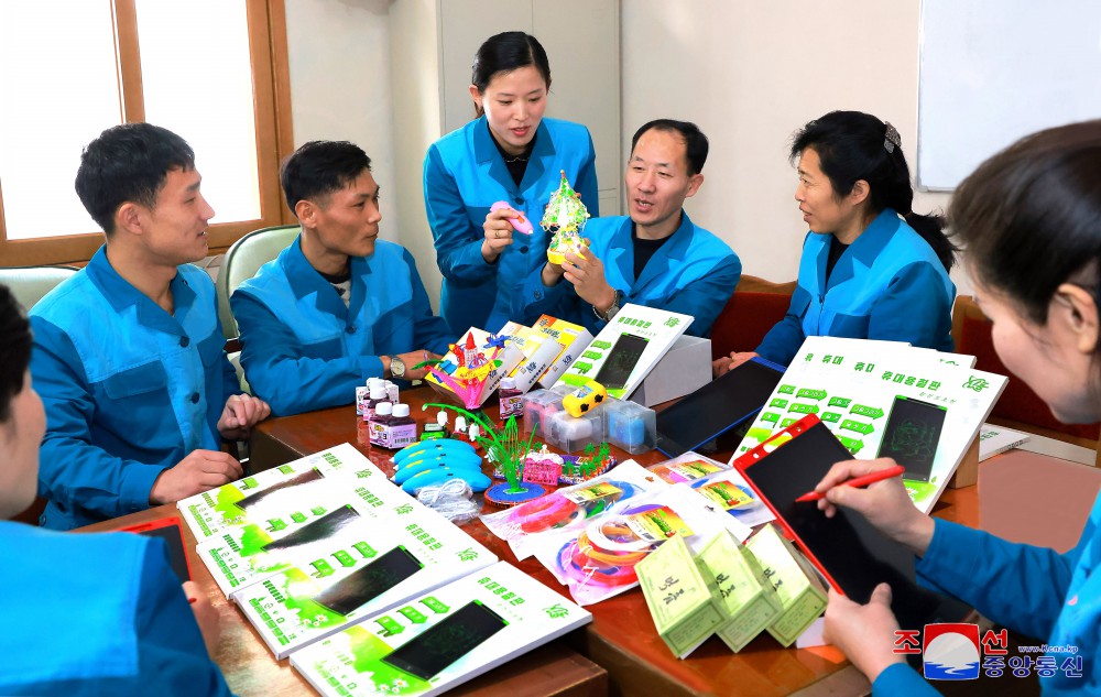为生产优质学习用品竭尽努力