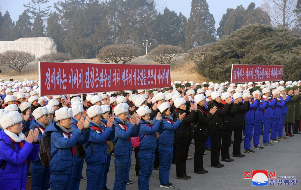 全国学生少年光复的千里路参观学习行军活动正式开始