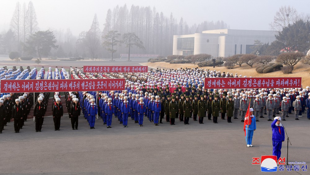 全国学生少年光复的千里路参观学习行军活动正式开始