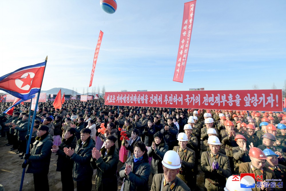 “地方发展２０×１０政策”龙冈郡地方工业工厂和医院建设开工典礼举行