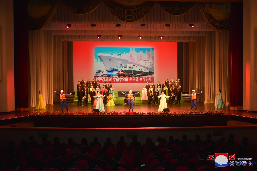 省和中央一级机关艺术小组演出举行