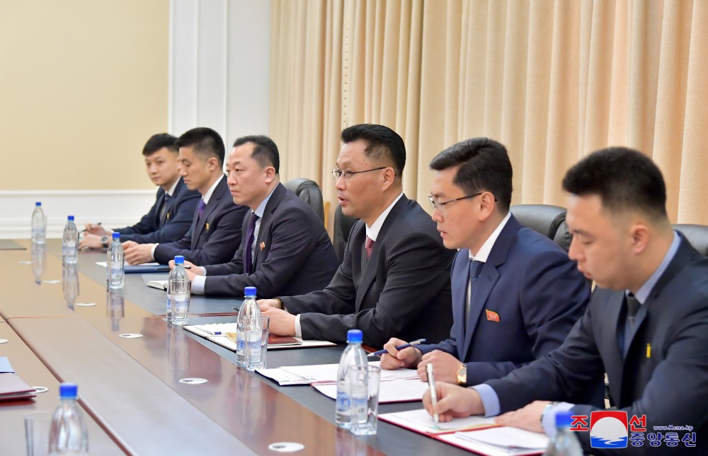 我国外务省副相和俄罗斯外交部副部长举行会谈