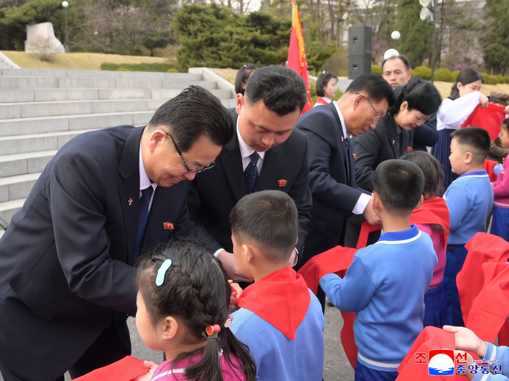 朝鲜少年团全国联合团体大会举行