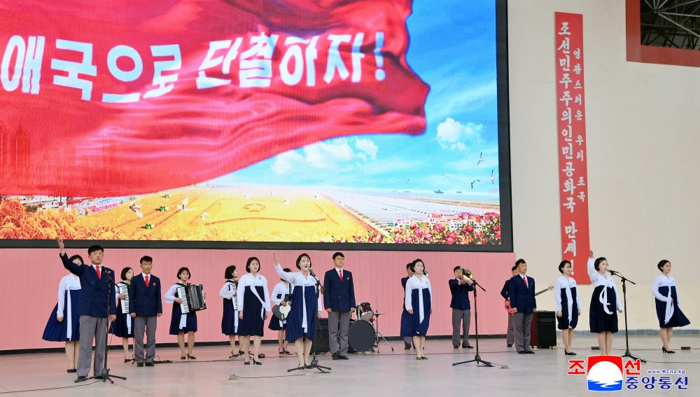 各地有意义地纪念“五一”国际劳动节