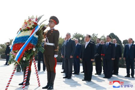 ﻿Делегация СБ РФ возложила венок к Монументу освобождения
